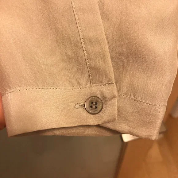 Beautiful 100% Silk Burberry Twist Blouse 8 - Picture 6 of 11